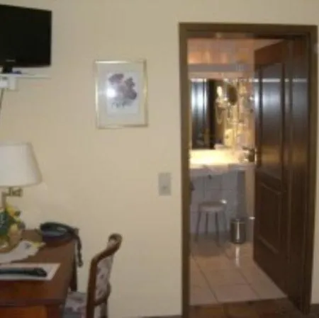 Haus Kirsch 그레벤브로히