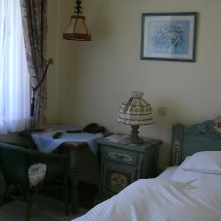 Haus Kirsch 그레벤브로히