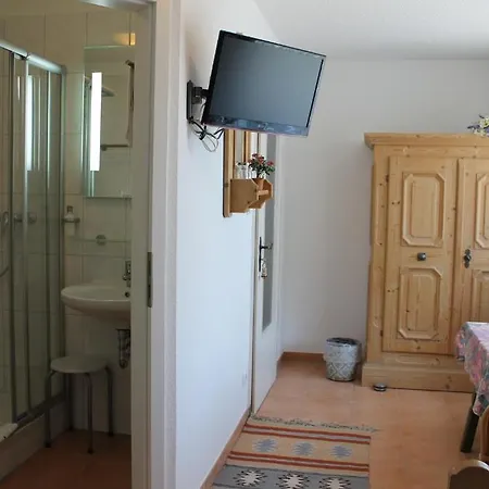 Haus Kirsch 그레벤브로히