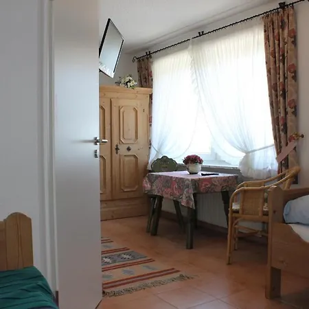 Haus Kirsch 게스트하우스